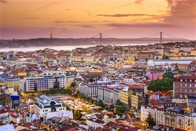 Lissabon Skyline am Abend
